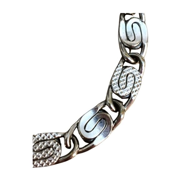 Elegant Silver Tone Link Bracelet with S Design - 7 Inches - Picture 2 of 2